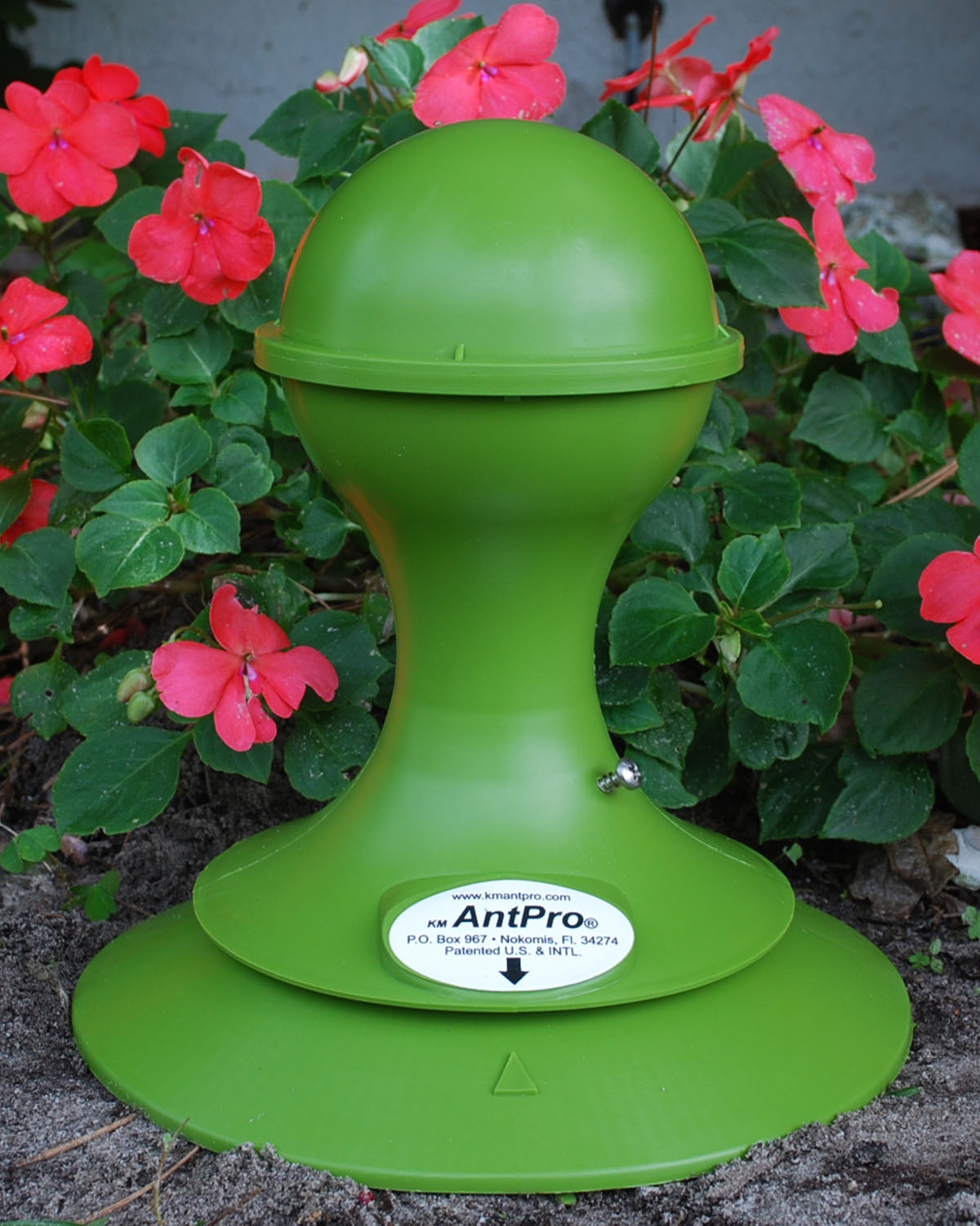 The kmAntPro ant control system, controls imported fire ants, carpenter ants, white footed ants, argentine ants & many other ant species.
